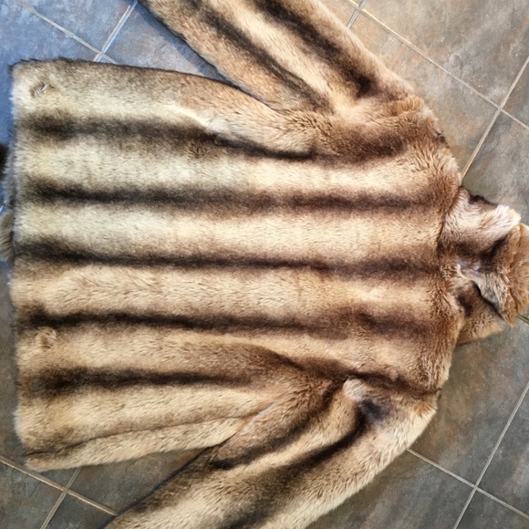 ALPINE STUDIO FAUX FUR COAT - Picture 4 of 4